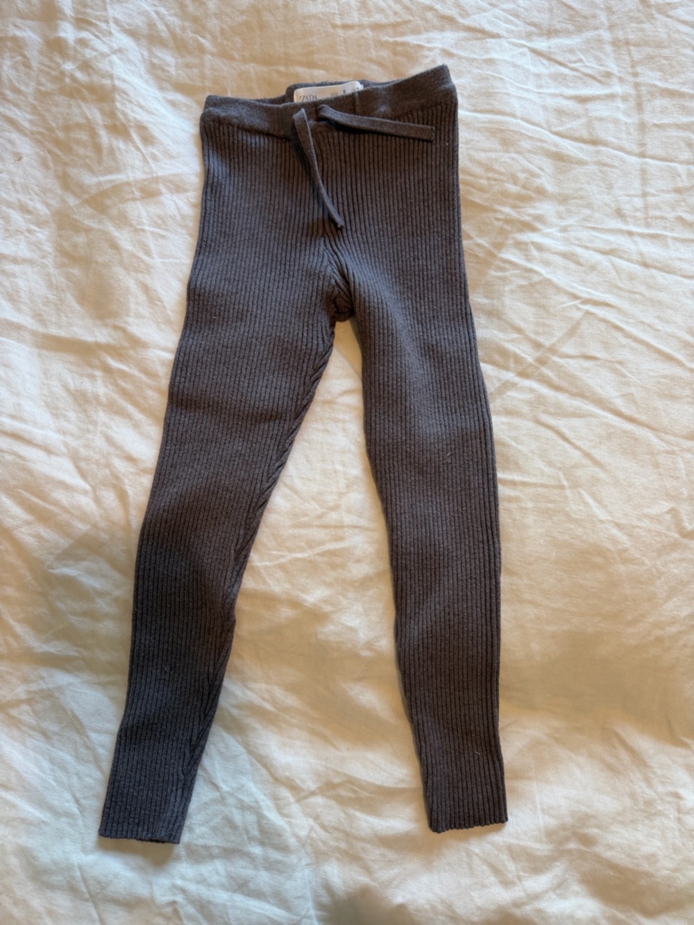Zara Ribbed Knit Leggings in Charcoal size Girl 5T